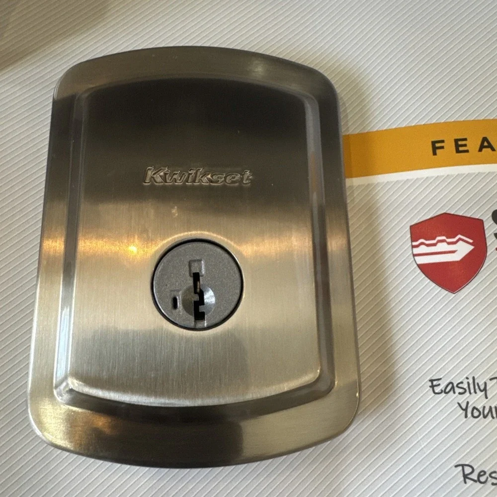 Kwikset Prague Satin Nickel Entry Door‎ Handleset Round Pismo Knob 98180-025